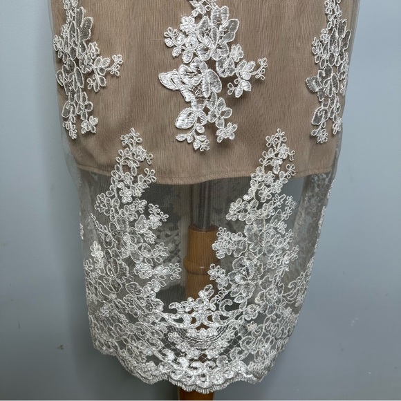 Bronx & Banco White Lace Overlay Exposed Back 2 Way Zipper Formal Dress Size 6 - Picture 6 of 14